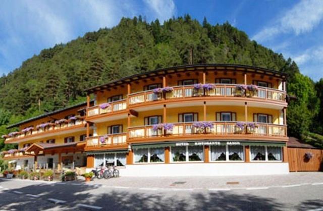 Hotel Zanon 지아노 디 피엠메 외부 사진